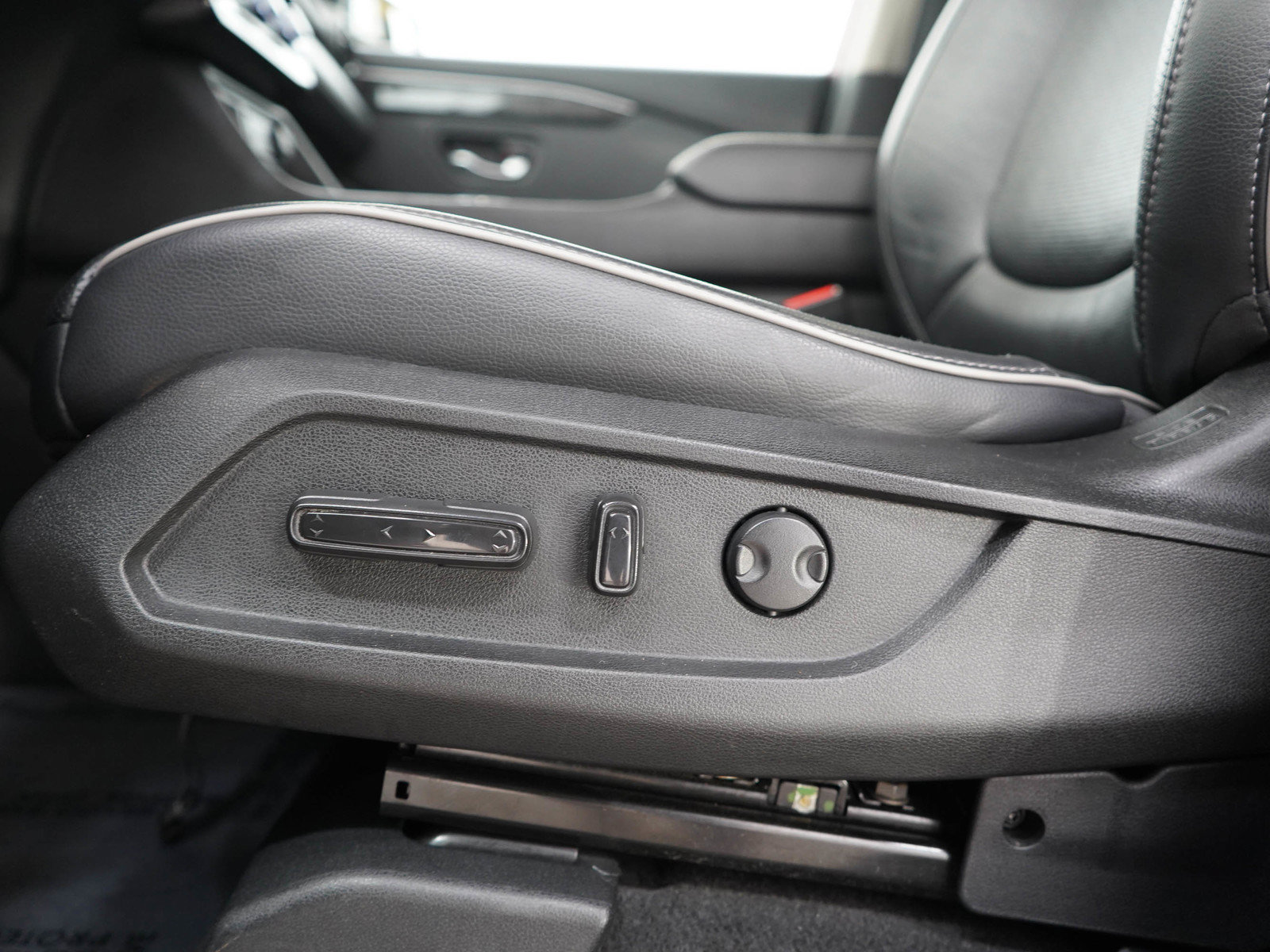 Used 2023 Honda Pilot Touring image 23