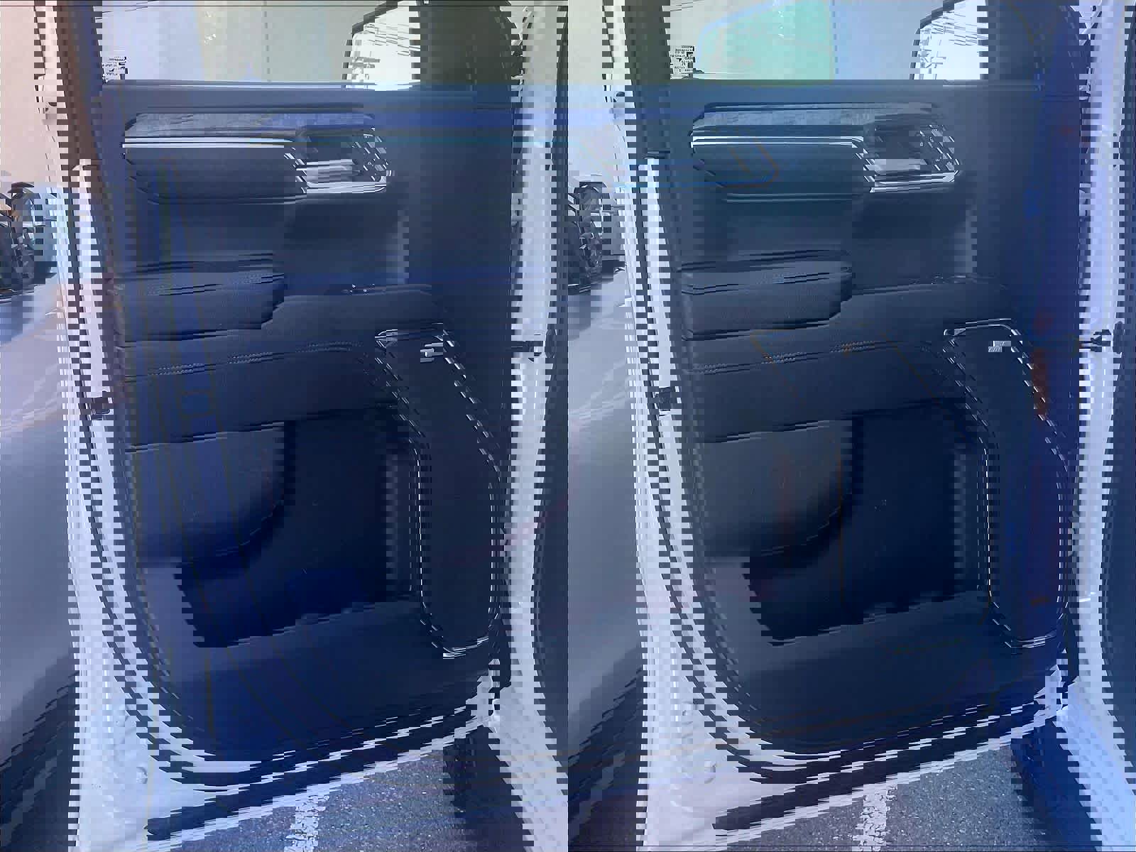 Used 2023 Chevrolet Silverado 1500 LTZ w/ LTZ Convenience Package II image 9