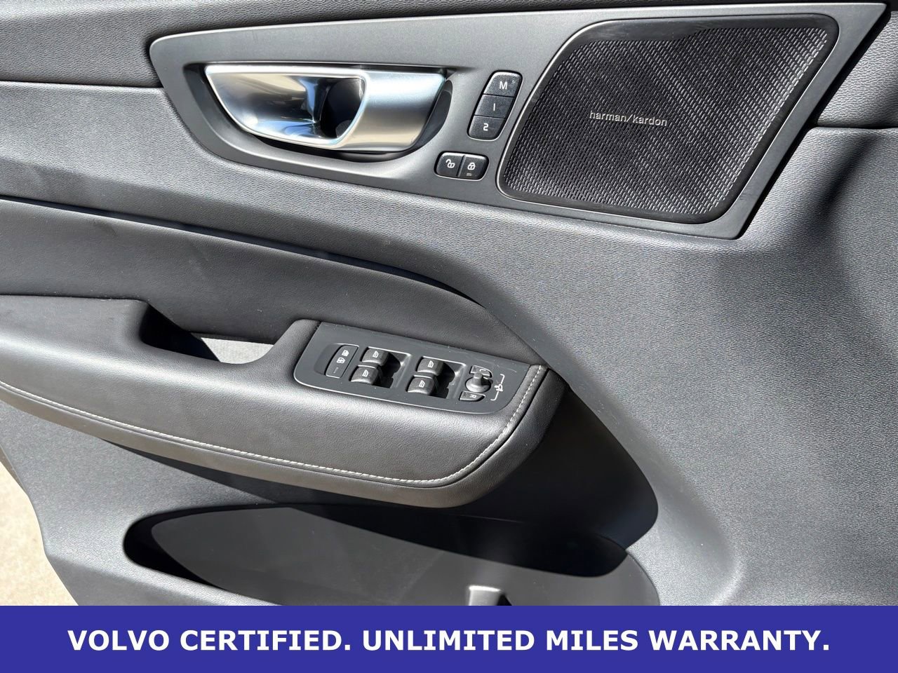 Certified 2024 Volvo XC60 B5 Ultimate image 28