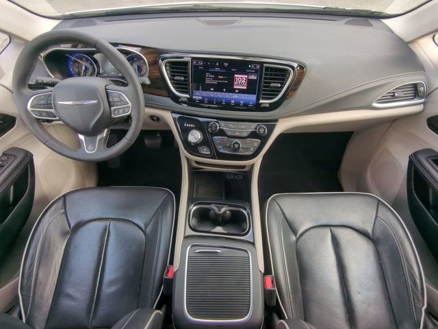 Used 2024 Chrysler Pacifica Limited image 19