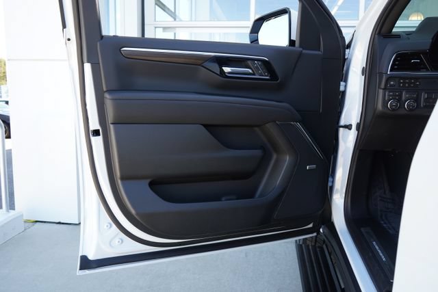 New 2026 Chevrolet Suburban High Country AWD/4WD image 15