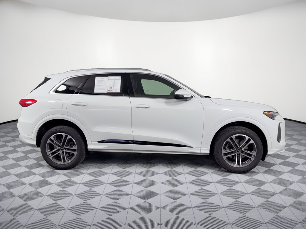 Certified 2025 Audi Q5 Premium w/ Convenience Package AWD/4WD image 8