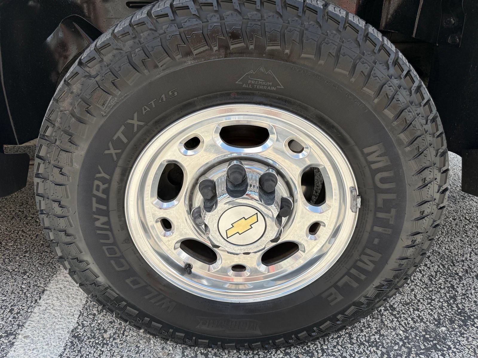 Used 2004 Chevrolet Avalanche 2500 w/ Preferred Equipment Group AWD/4WD image 9