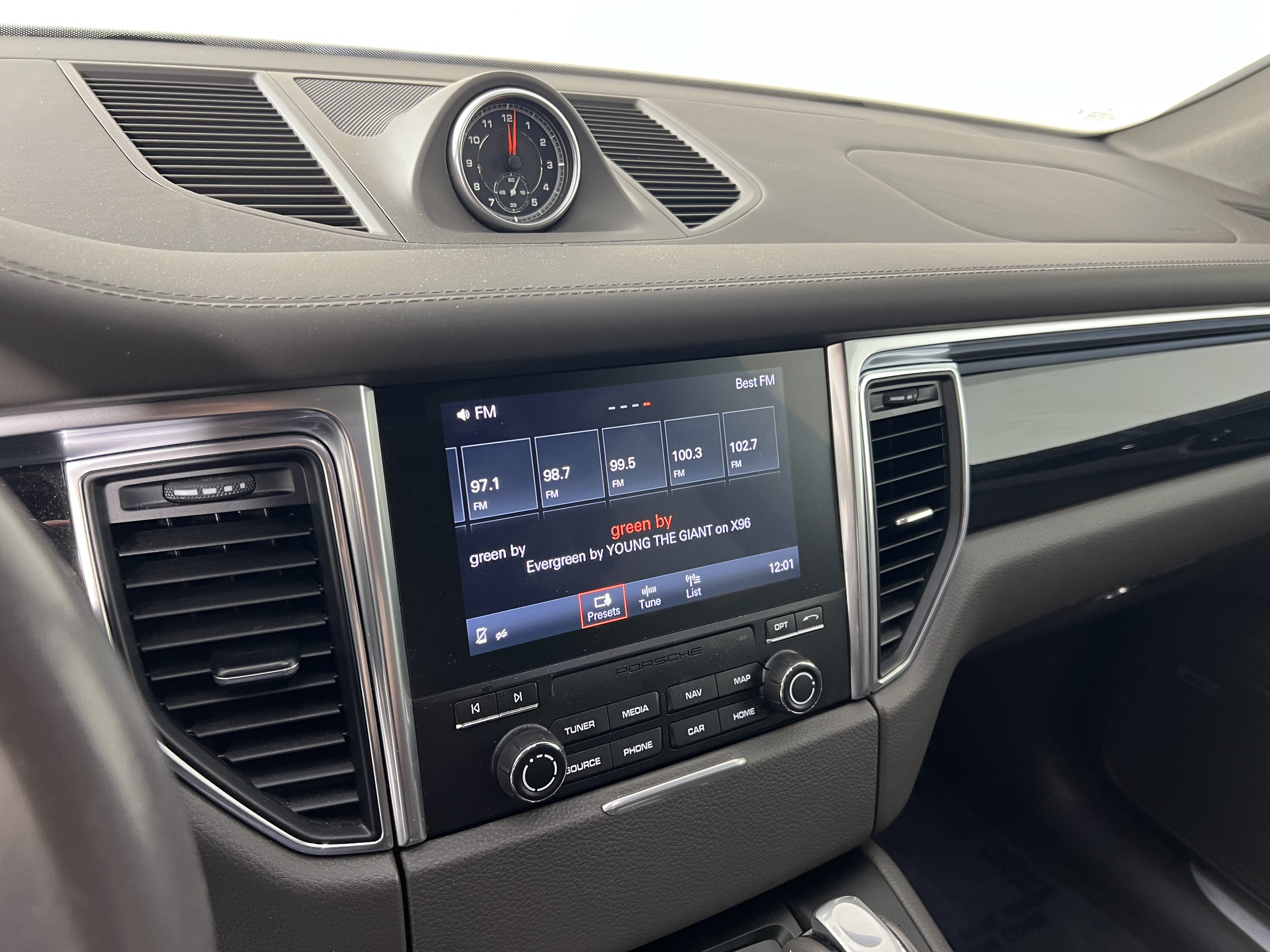 Used 2018 Porsche Macan S AWD/4WD image 28
