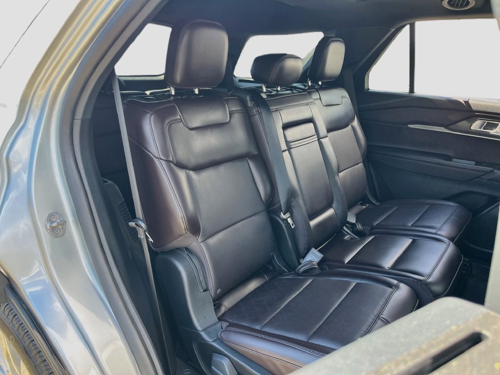 Used 2025 Ford Explorer Platinum AWD/4WD image 29