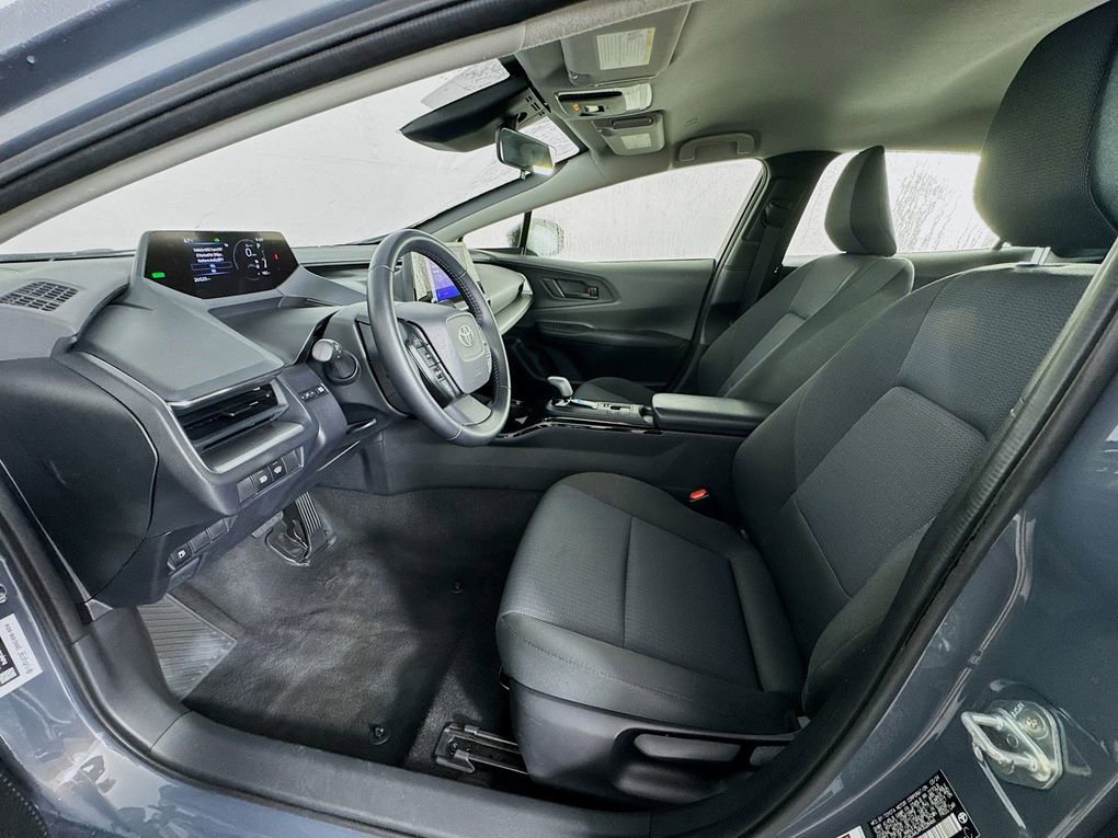 Used 2024 Toyota Prius LE image 15
