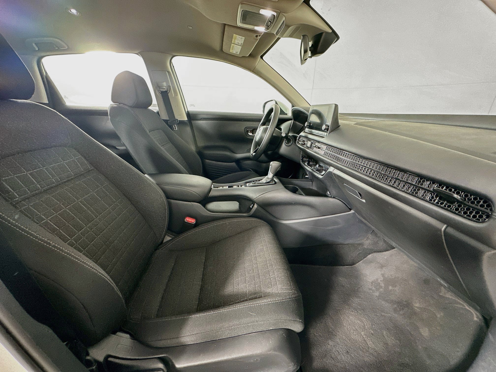 Used 2023 Honda HR-V LX image 29