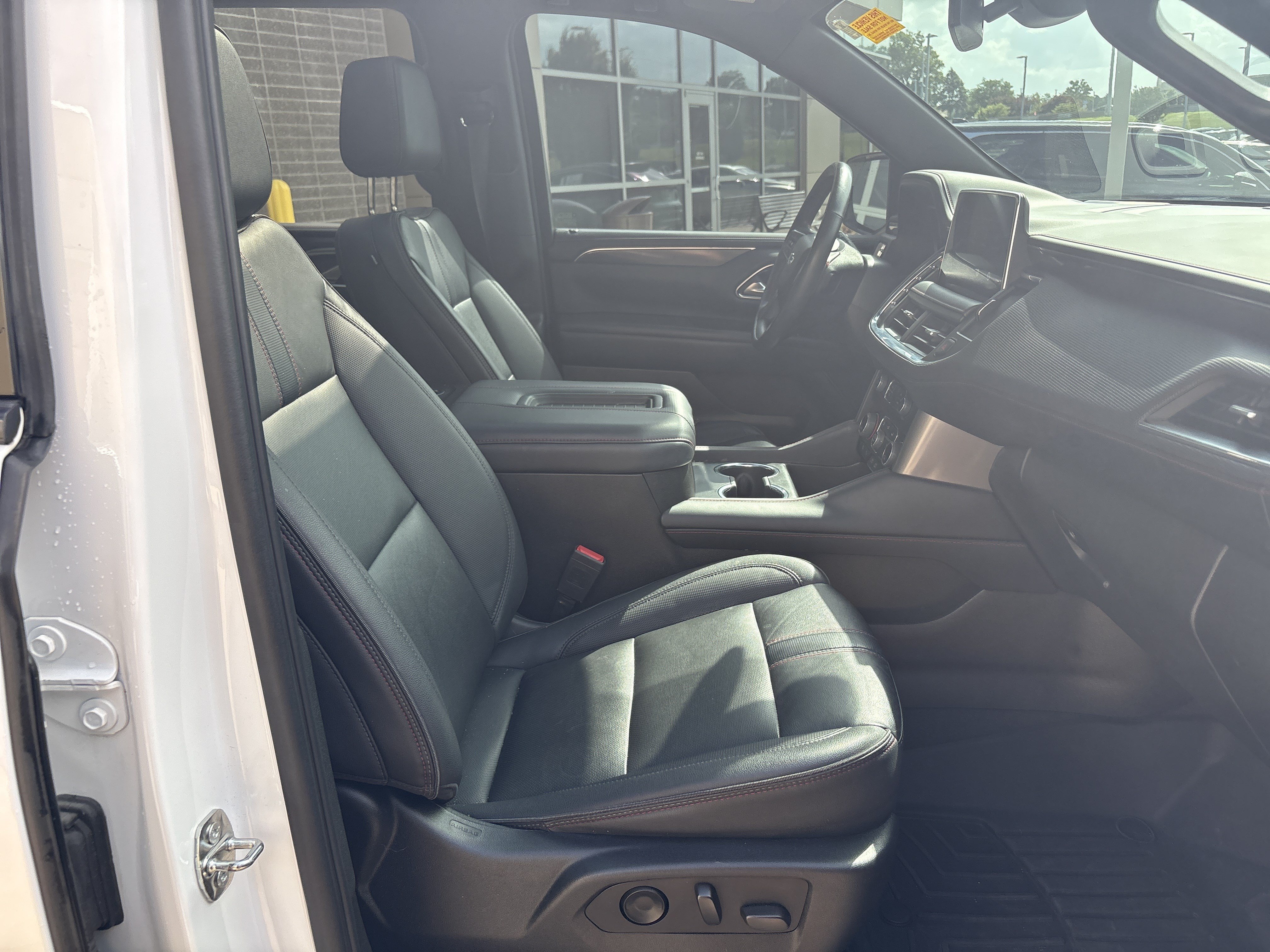 Used 2022 Chevrolet Tahoe RST w/ Luxury Package AWD/4WD image 34
