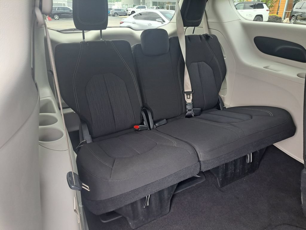 Certified 2023 Chrysler Voyager LX FWD image 31