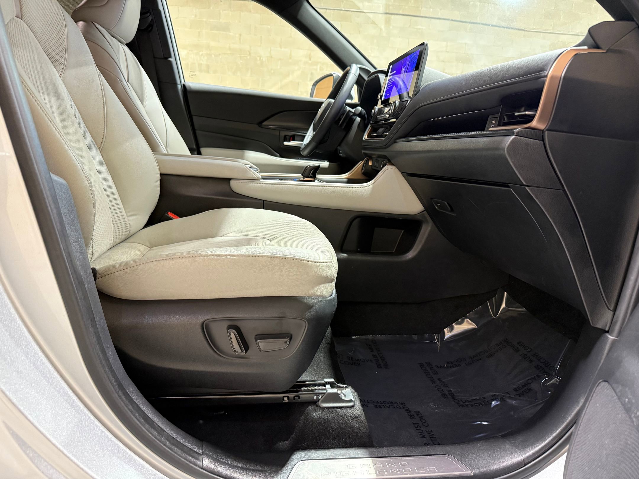 Used 2024 Toyota Grand Highlander AWD Hybrid image 47