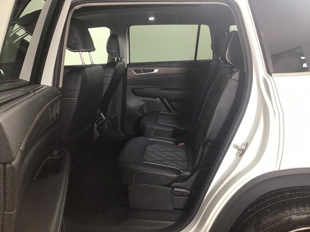 Used 2025 Volkswagen Atlas SEL Premium R-Line image 21