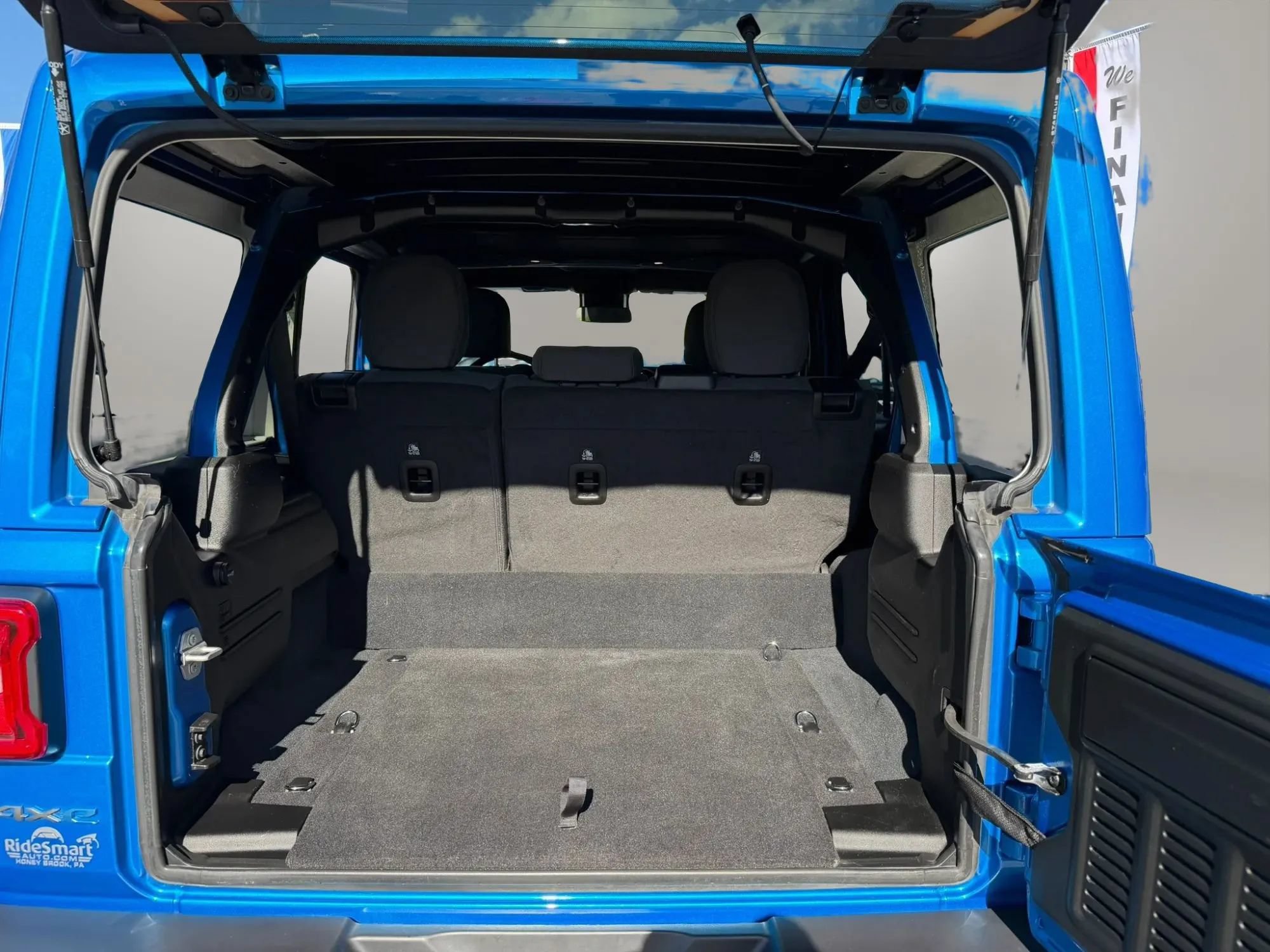 Used 2024 Jeep Wrangler Unlimited AWD/4WD image 42