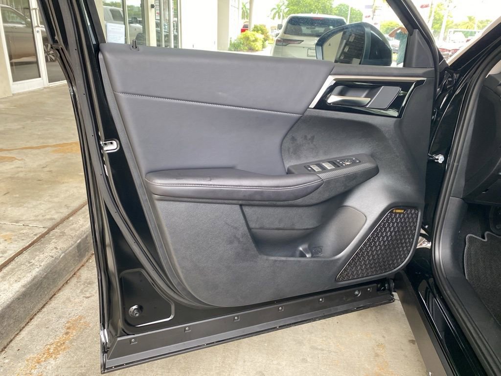 New 2025 Mitsubishi Outlander SE image 37