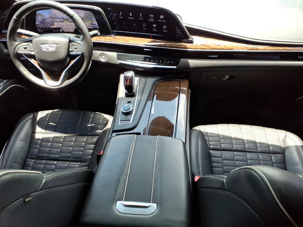 Used 2022 Cadillac Escalade Sport Platinum w/ LPO, ONYX Package AWD/4WD image 23