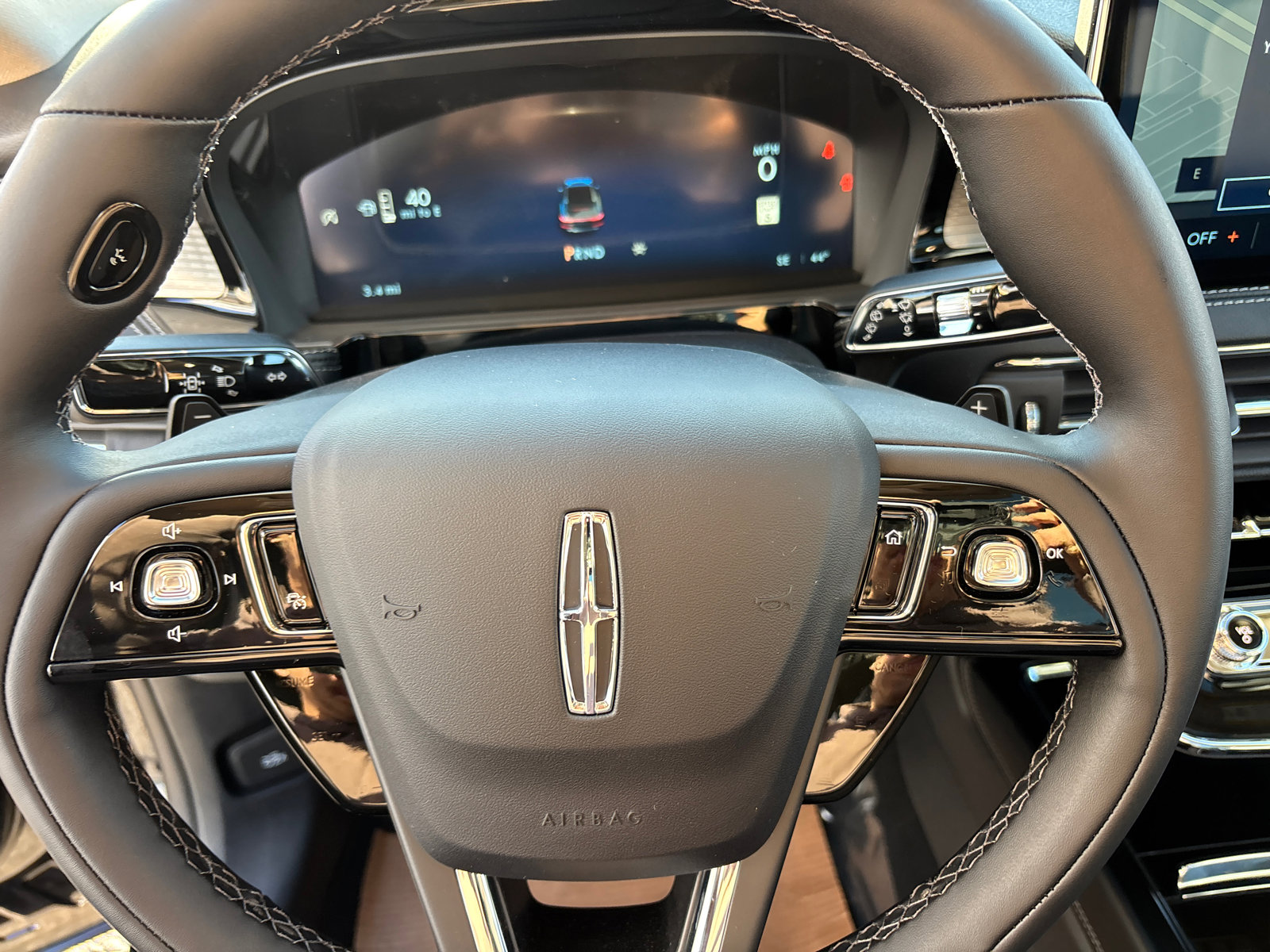 New 2026 Lincoln Corsair Premiere image 16