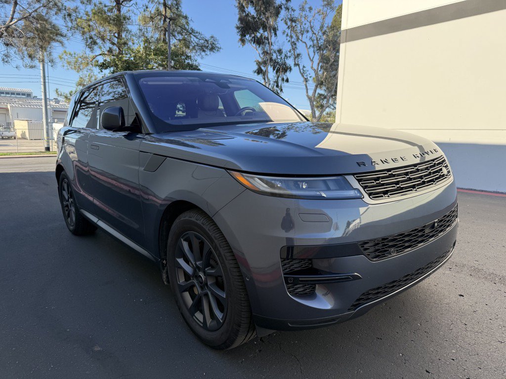 Used 2023 Land Rover Range Rover Sport SE AWD/4WD image 2