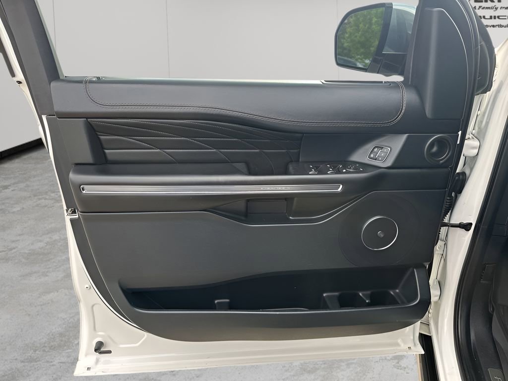 Used 2021 Ford Expedition Platinum image 24