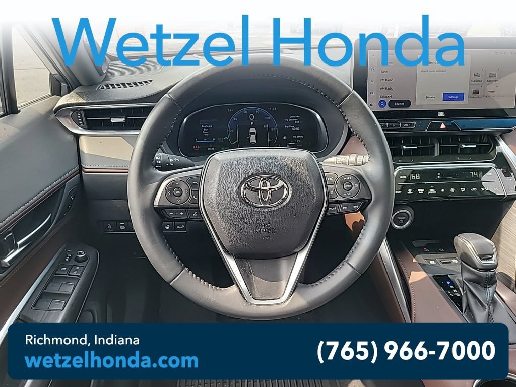 Used 2023 Toyota Venza Limited AWD/4WD image 6