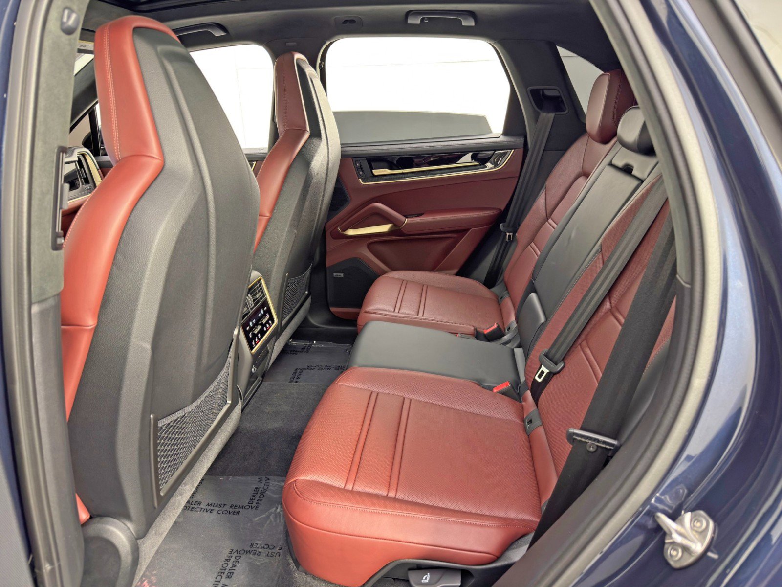 Used 2025 Porsche Cayenne Turbo image 47