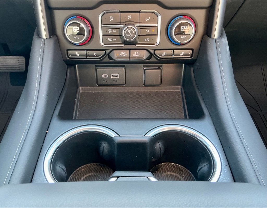 Used 2024 Chevrolet Tahoe Z71 w/ Luxury Package image 32