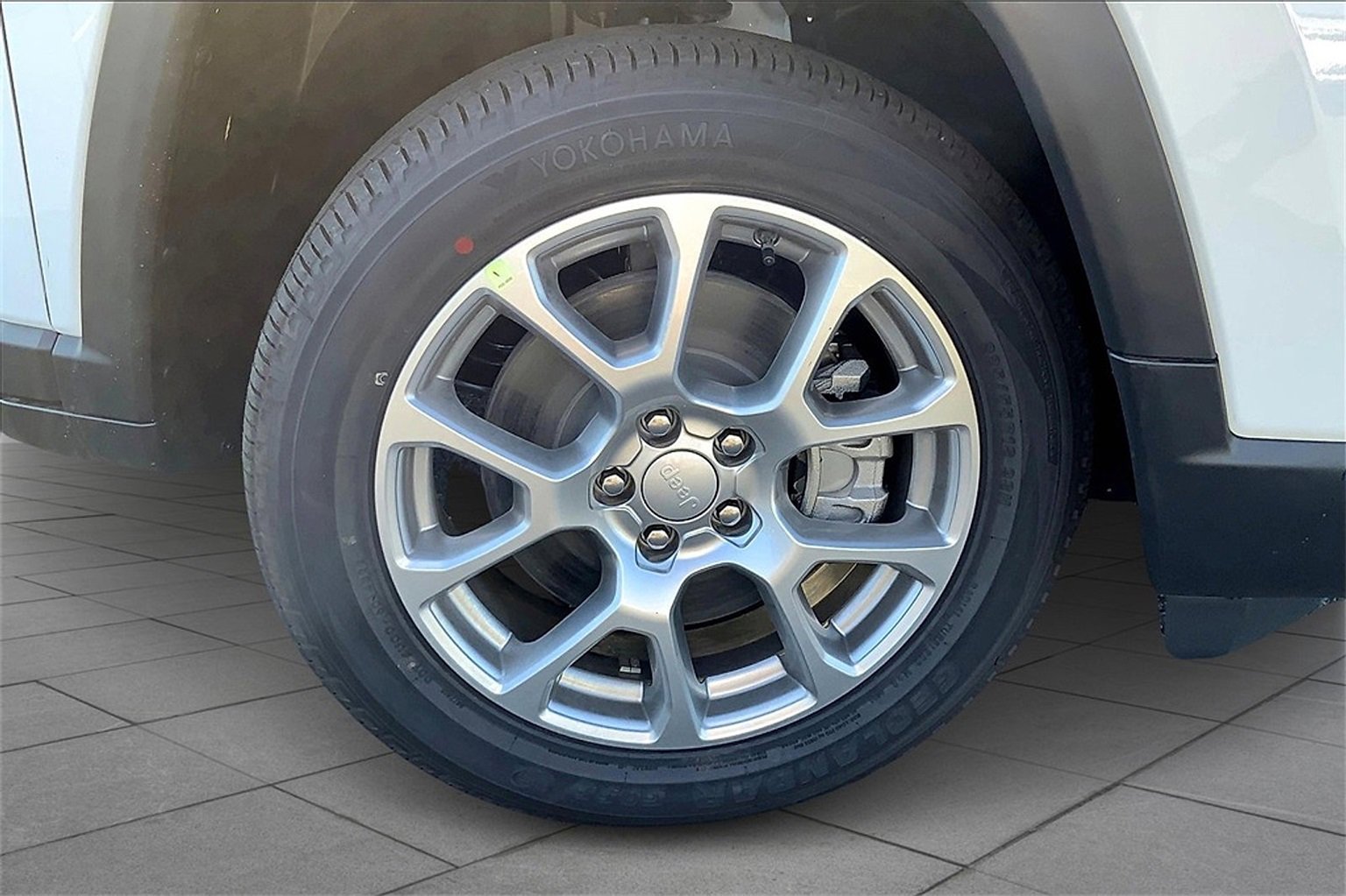 New 2023 Jeep Compass Latitude w/ Sun and Sound Group image 15