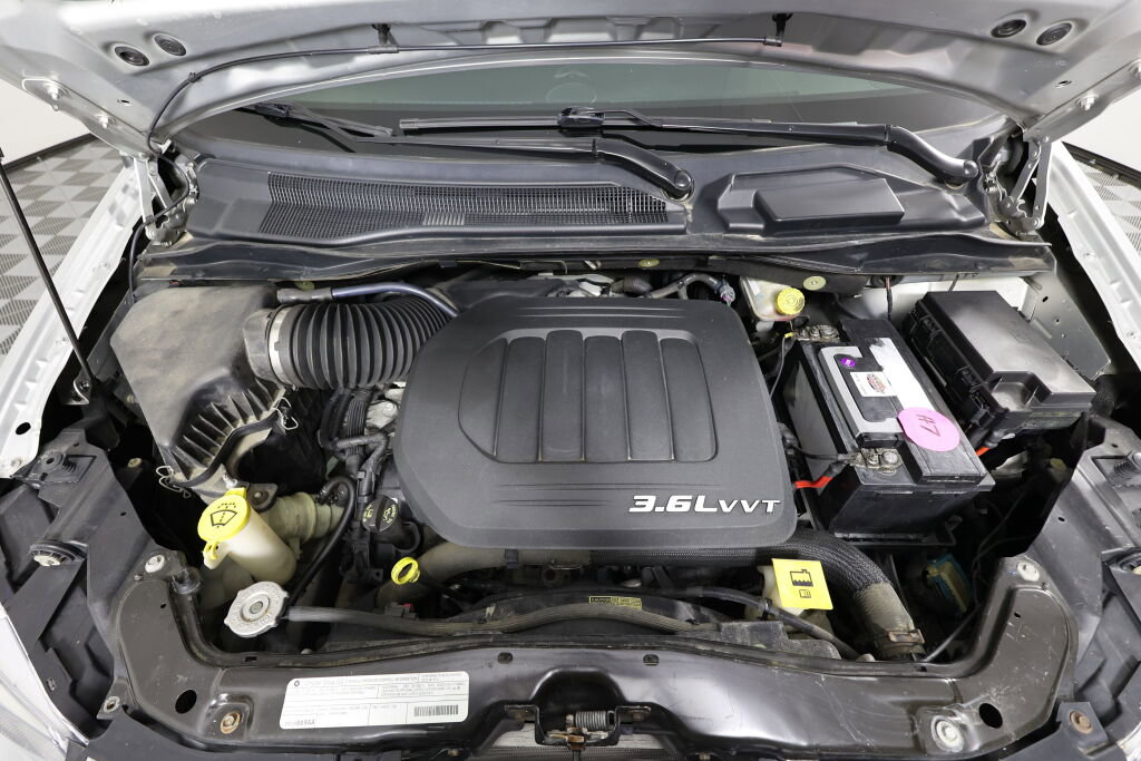 Used 2012 Dodge Grand Caravan SXT image 34