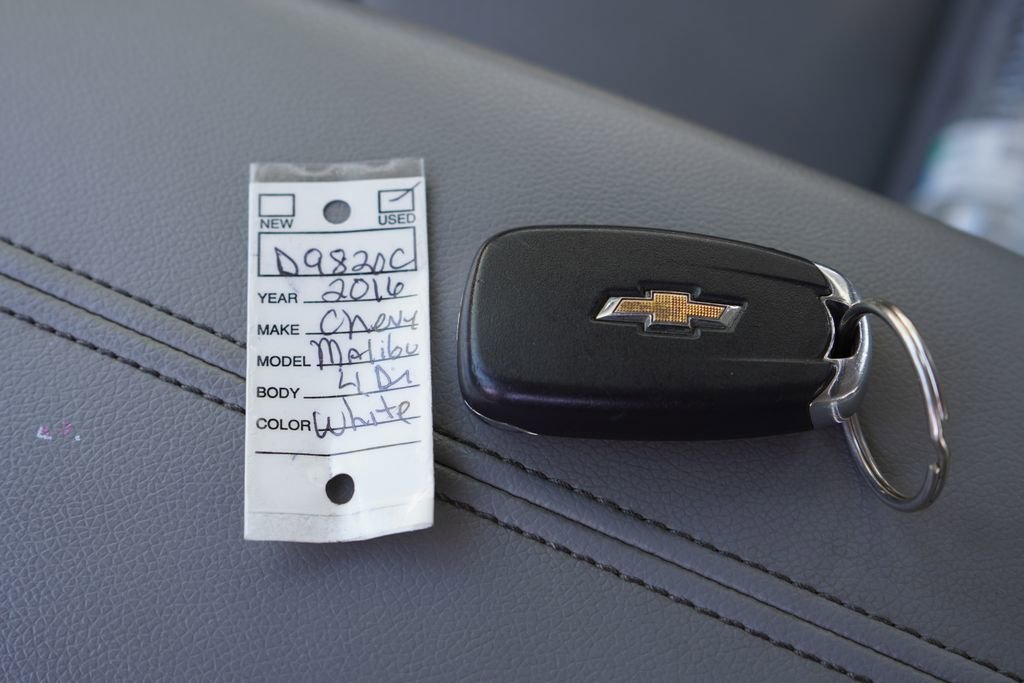 Used 2016 Chevrolet Malibu LT FWD image 28