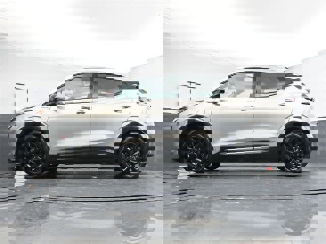 Used 2023 Chevrolet Bolt EUV Premier w/ Sun & Sound Package image 33