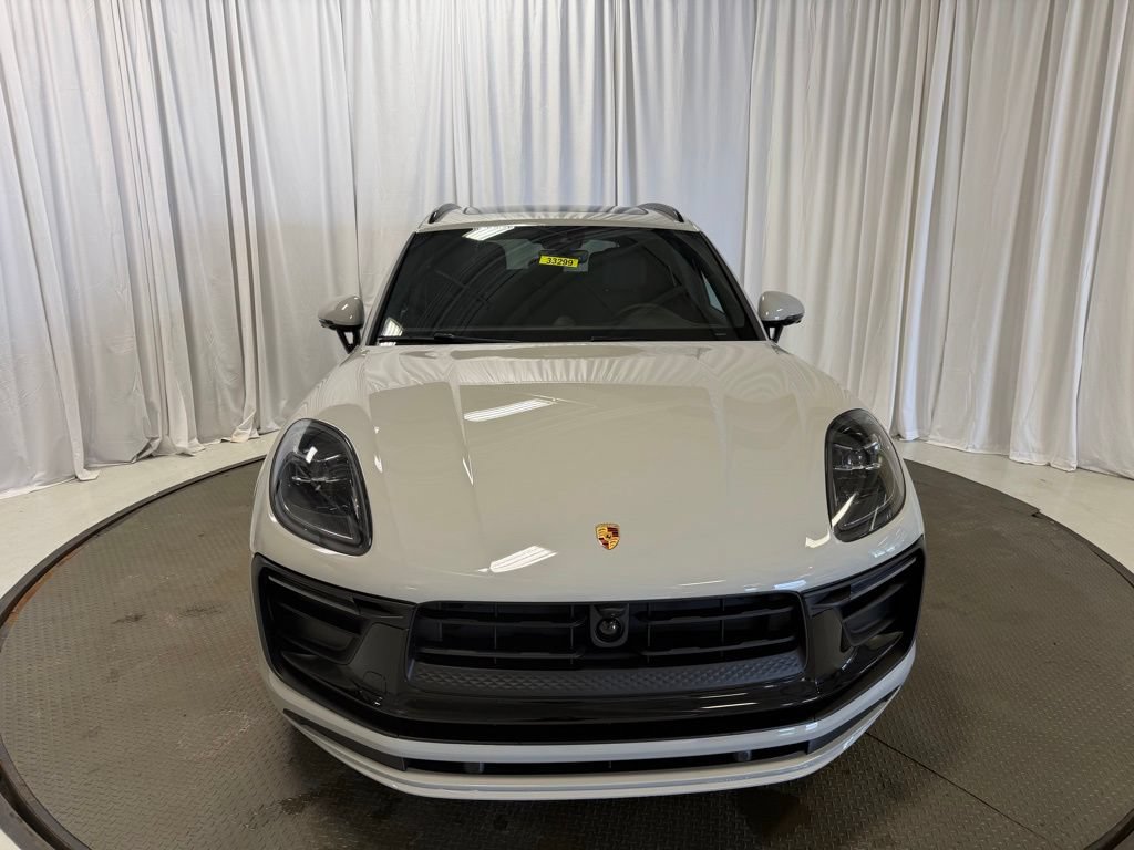 Certified 2026 Porsche Macan AWD/4WD image 32