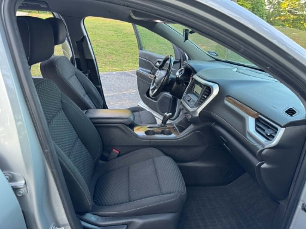 Used 2018 GMC Acadia SLE w/ LPO, Floor Liner Package FWD image 9