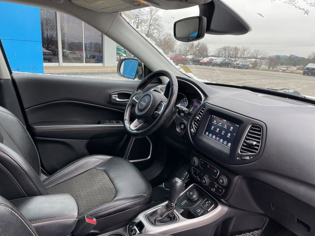 Used 2021 Jeep Compass Latitude w/ Convenience Group image 28