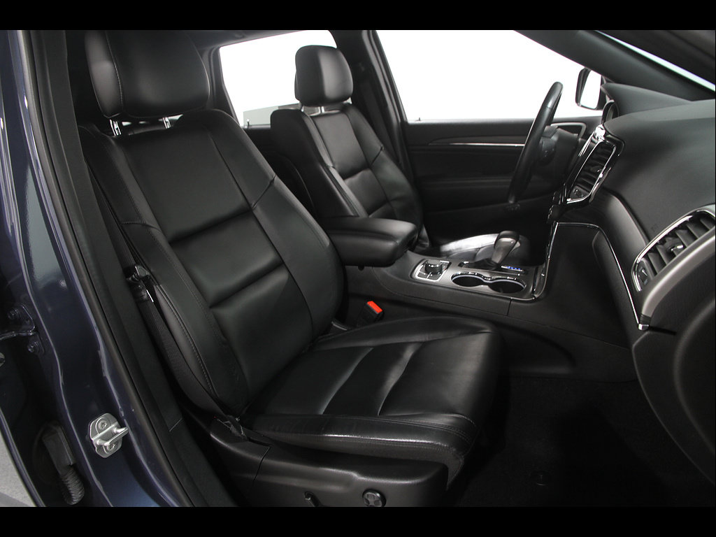 Used 2021 Jeep Grand Cherokee Limited AWD/4WD image 19