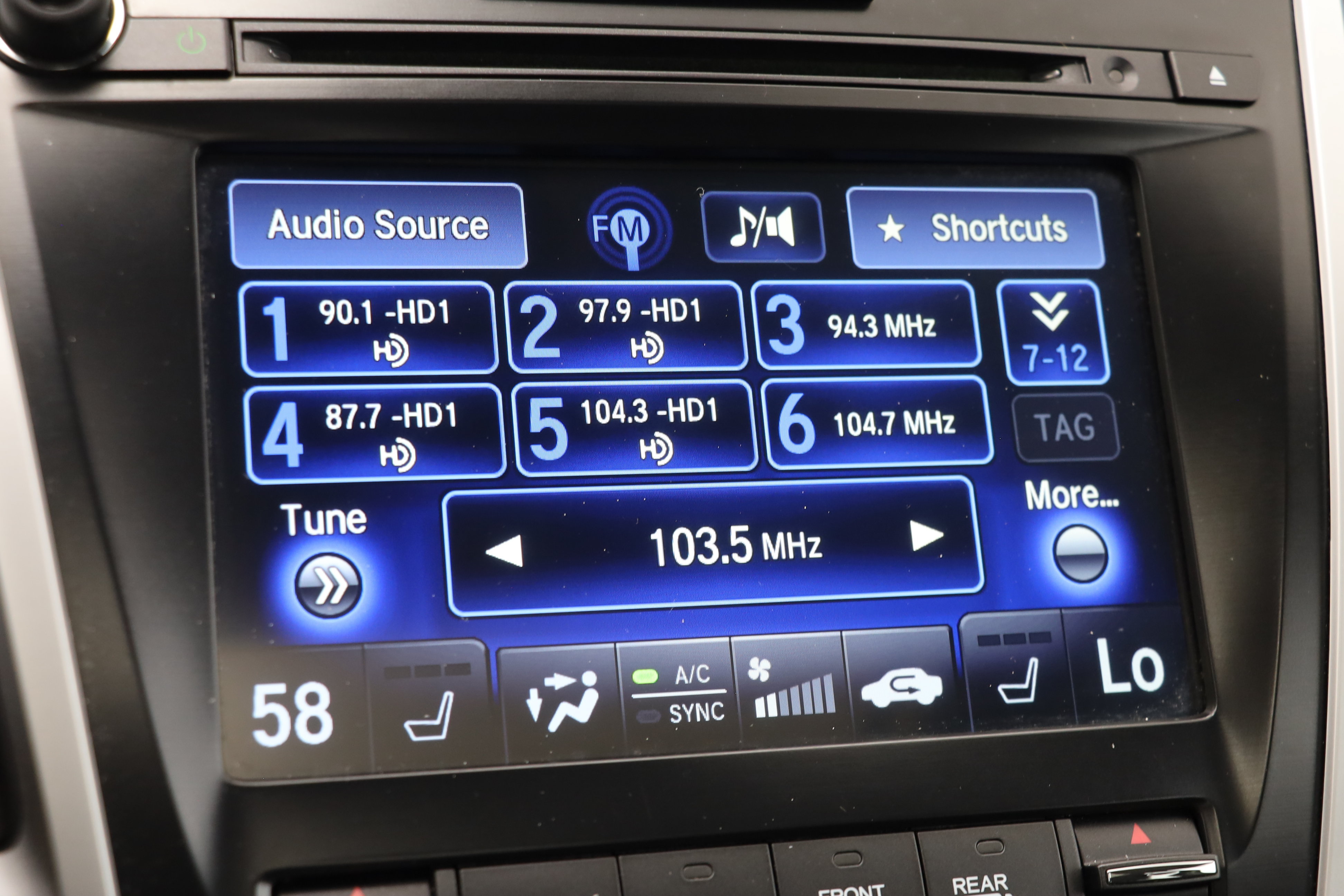 Used 2016 Acura TLX w/ Technology Package FWD image 22