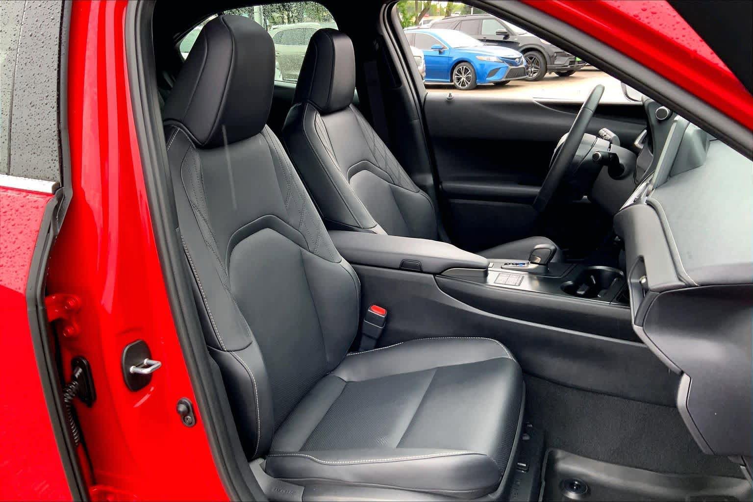 Used 2025 Lexus UX 300h FWD image 9