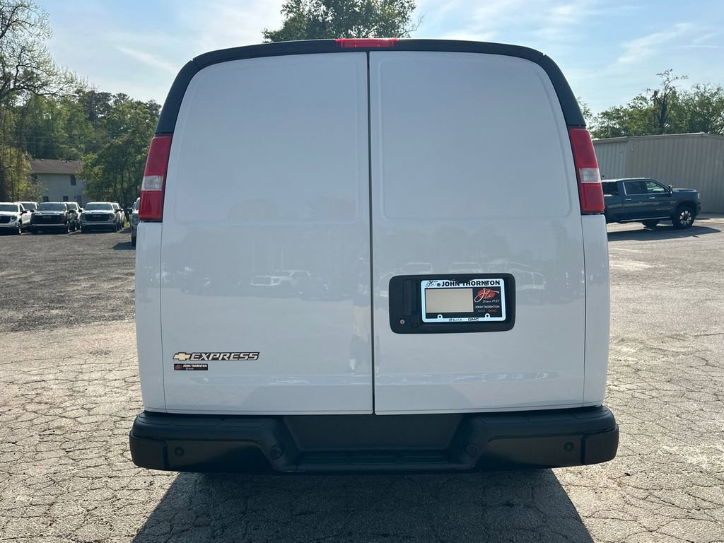 Used 2023 Chevrolet Express 2500 w/ Driver Convenience Package image 7