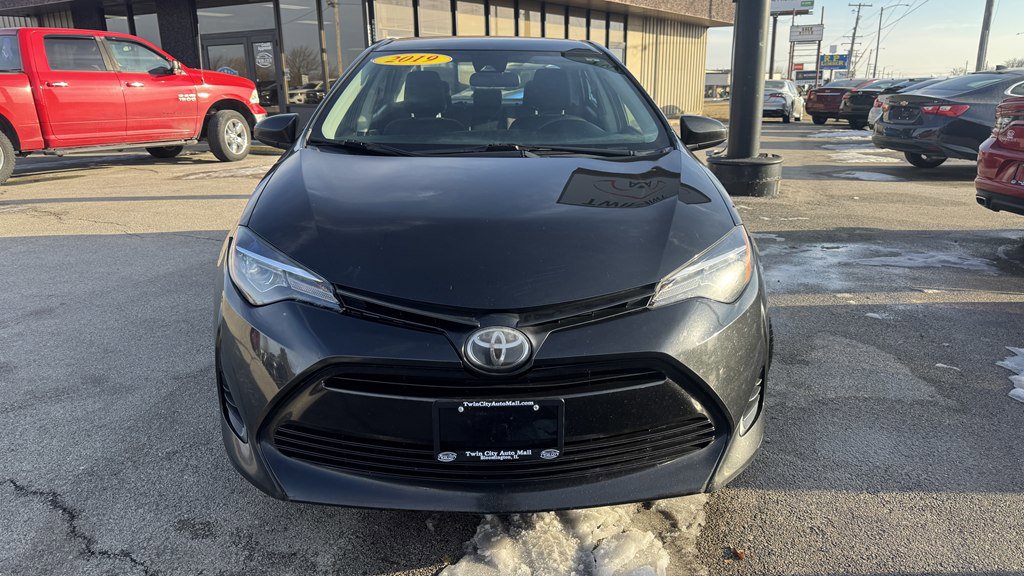 Used 2019 Toyota Corolla LE image 3
