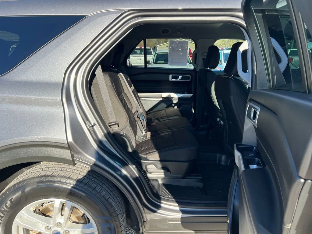 Used 2021 Ford Explorer XLT image 19