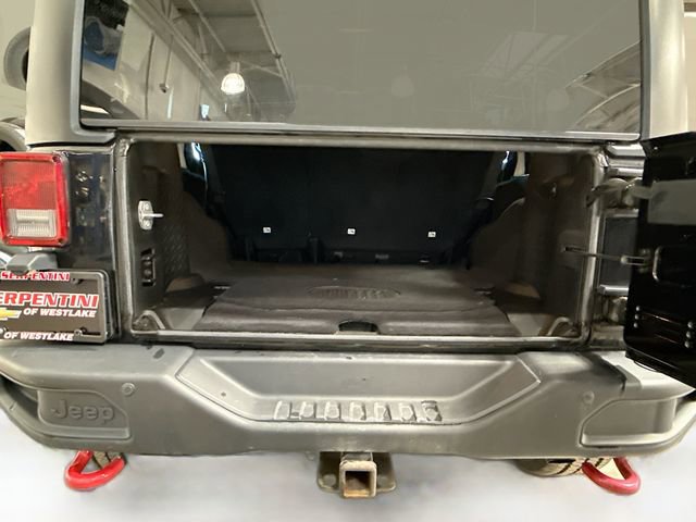 Used 2015 Jeep Wrangler Unlimited Rubicon image 25