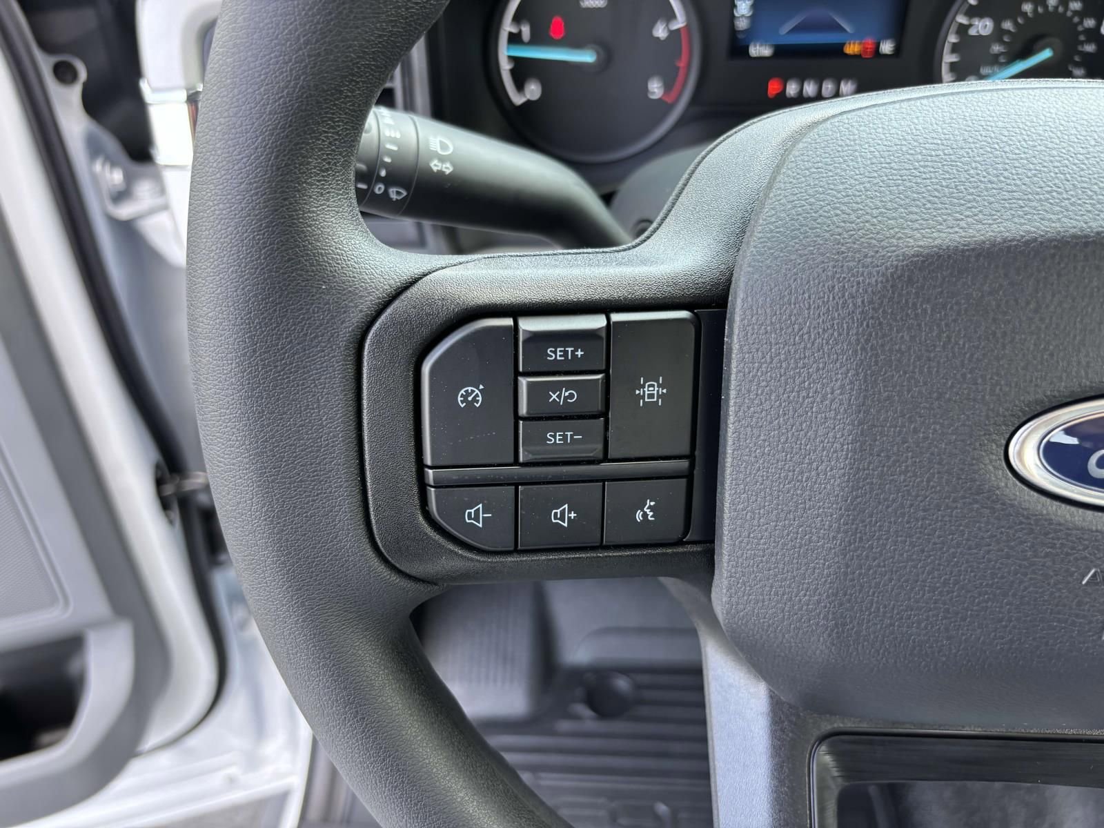 New 2025 Ford F550 4x4 Regular Cab Super Duty image 13