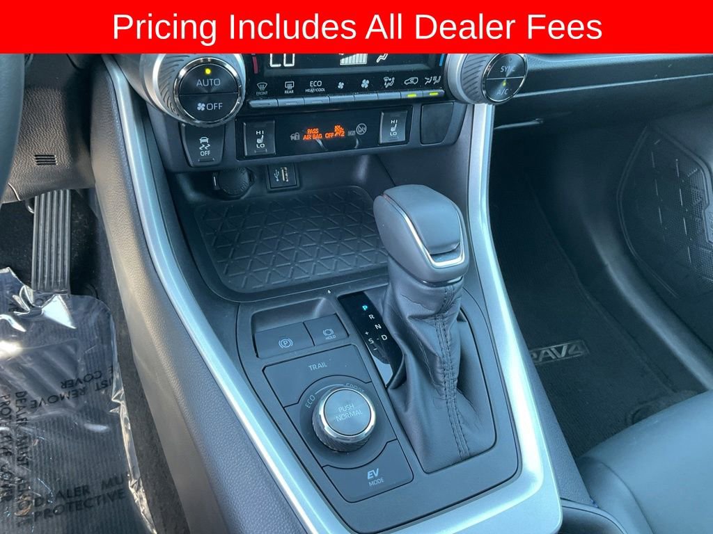 Used 2023 Toyota RAV4 XSE AWD/4WD image 11