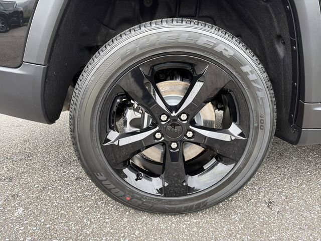 New 2025 Jeep Grand Cherokee L Altitude image 17