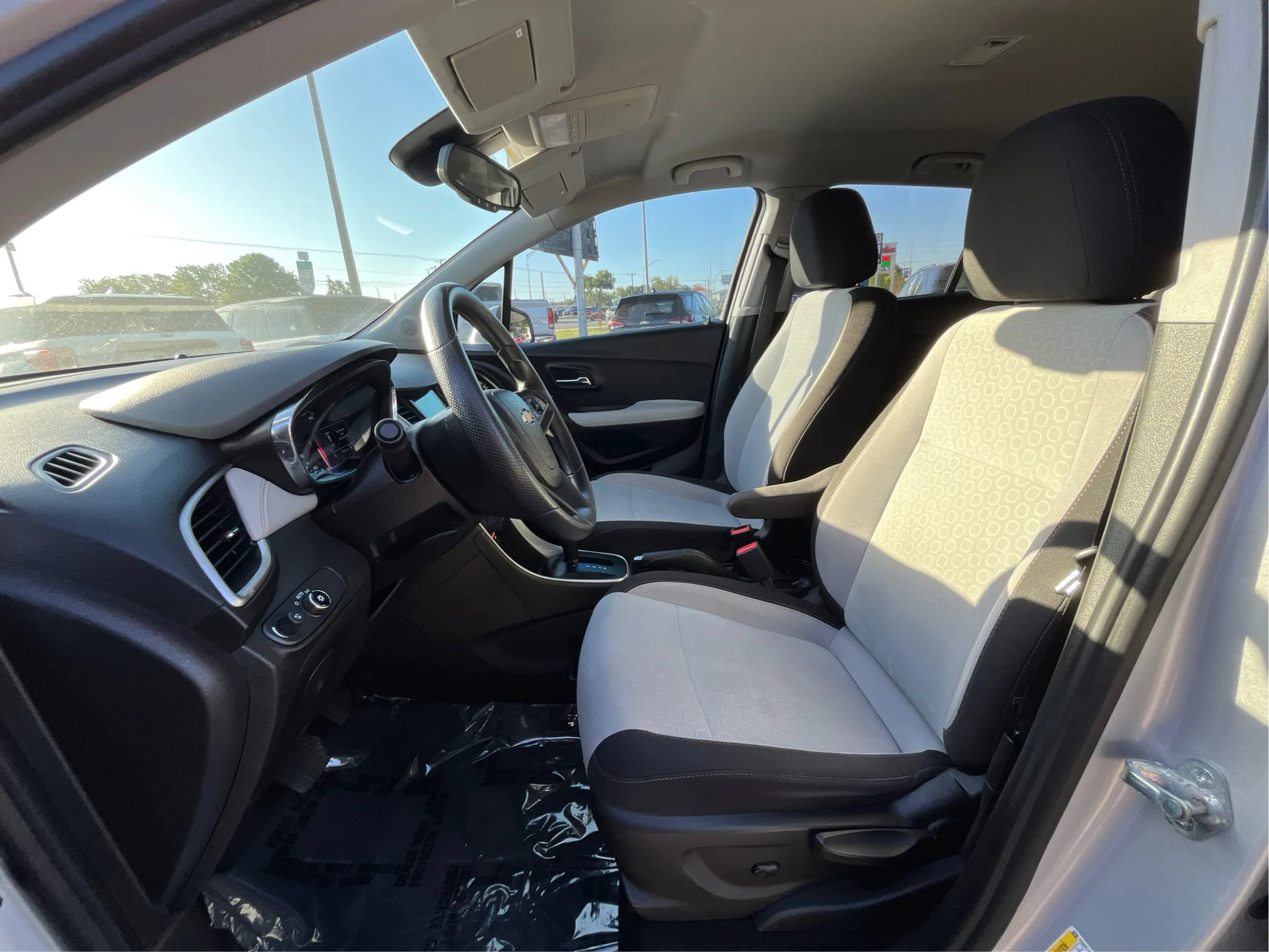 Used 2019 Chevrolet Trax LS FWD image 11