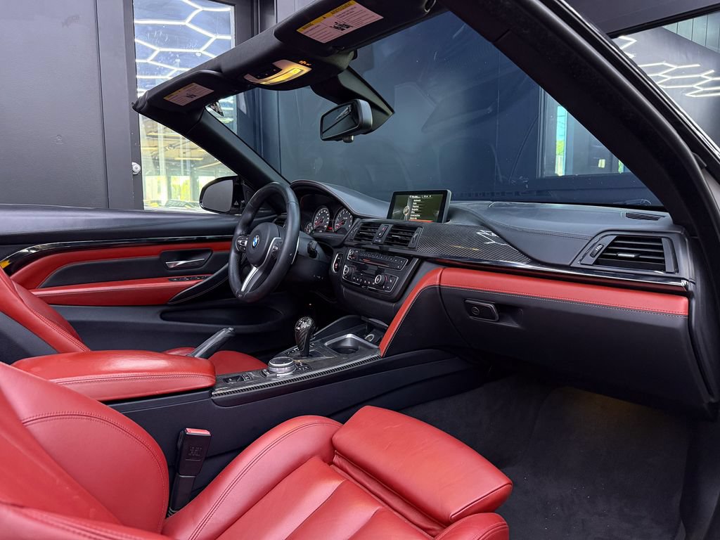 Used 2015 BMW M4 Convertible RWD image 23