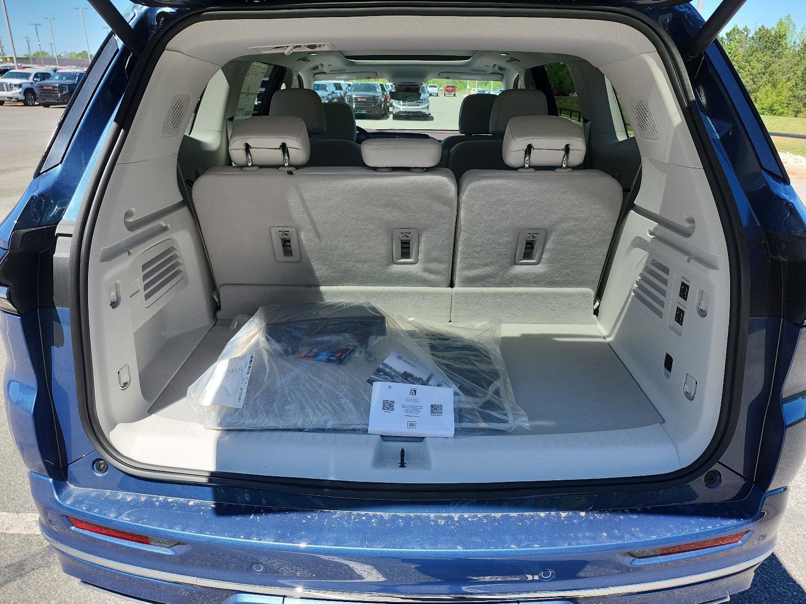 New 2026 Buick Enclave Avenir w/ Super Cruise Package AWD/4WD image 9