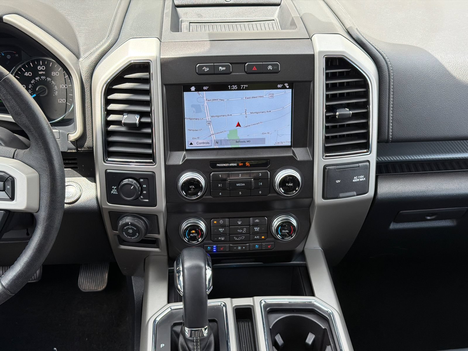 Used 2019 Ford F150 Lariat w/ Equipment Group 502A Luxury AWD/4WD image 19
