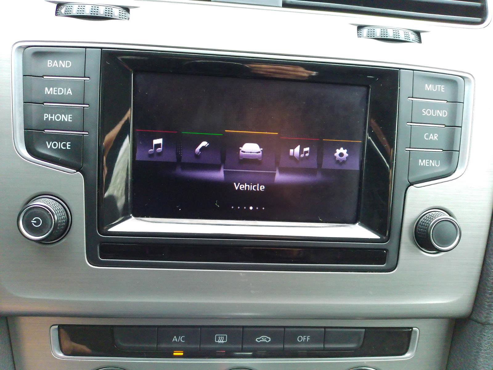 Used 2015 Volkswagen Golf TDI S FWD image 19