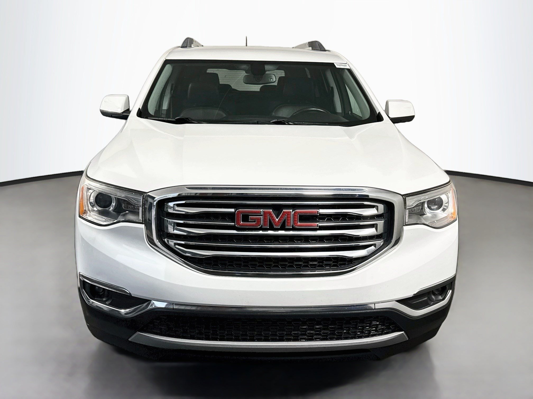 Used 2017 GMC Acadia SLT FWD image 2