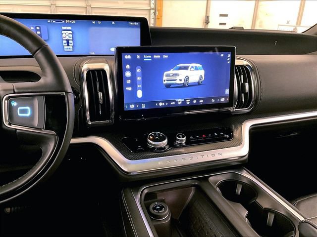 Used 2025 Ford Expedition Max Platinum w/ Stealth Appearance Package AWD/4WD image 6