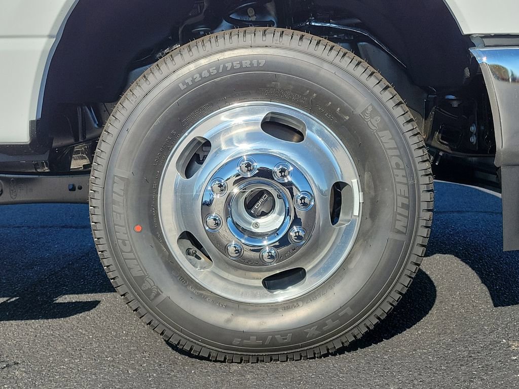 New 2026 Ford F350 XL w/ XL Chrome Package image 5