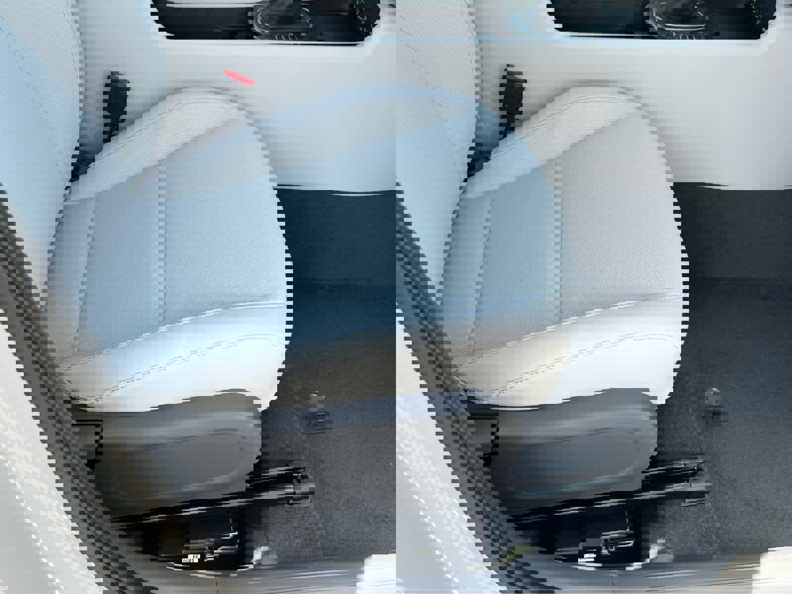 Certified 2026 Hyundai Kona SE image 18